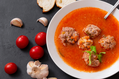 tomatengroentensoep met balletjes